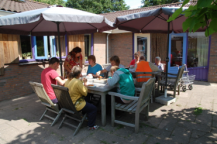 Scorlewald_eten op het terras